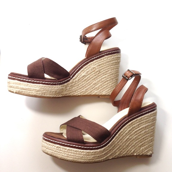 Lands' End Shoes - ⬇️NWOT Lands' End Wedge Espadrille Sandal Canvas